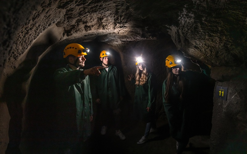 In den Labyrinthen des Untergrunds von Znaim (c) Tourist Authority - South Moravia