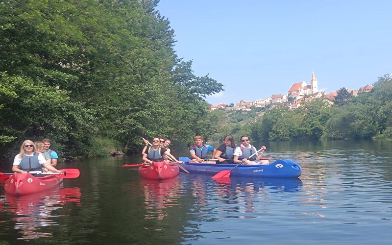 Auch die Tschechen selbst lieben ihre Kanufahrten auf der Thaya (c) Tourist Authority - South Moravia