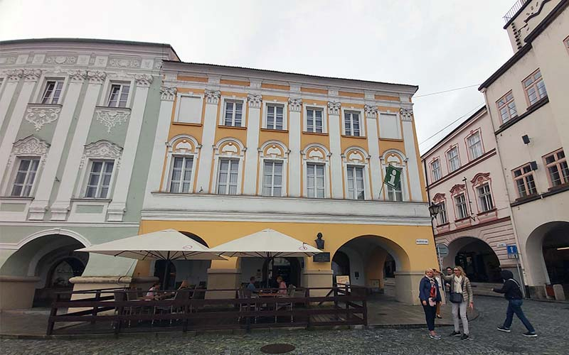 Blick zum Laudon Haus, wo wir die Ausstellungen besucht haben