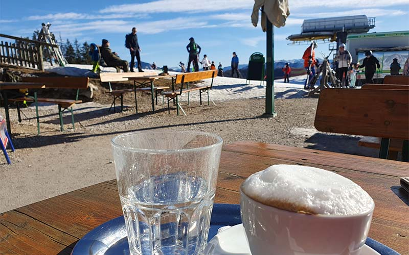 Hier gibt es einen ausgezeichneten Kaffee