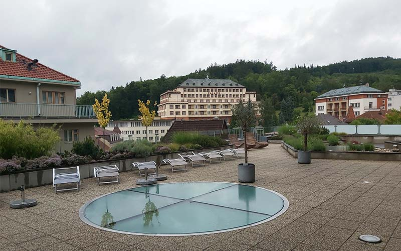 Bei Schönwetter auf die Terrasse