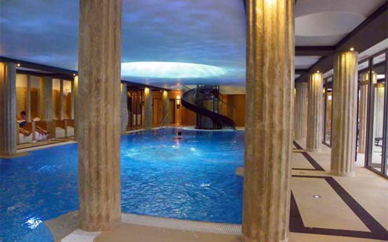 Das Schwimmbecken im Hotel Alexandria