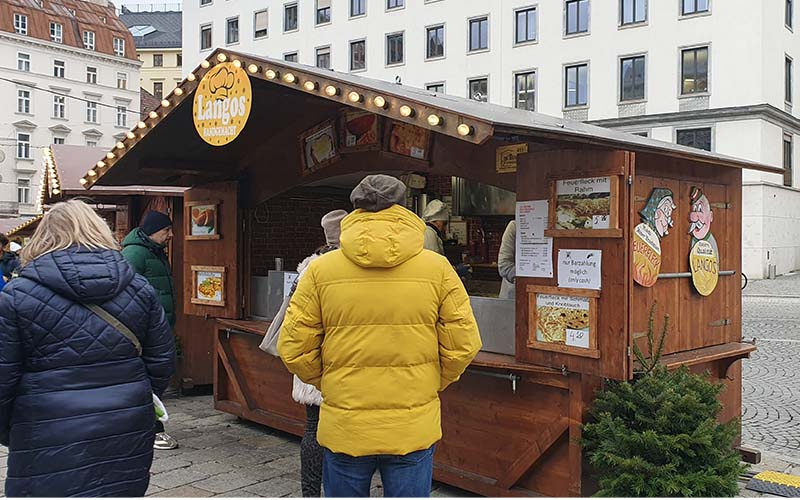 Hier gibt es neben den Langos auch noch den Feuerfleck