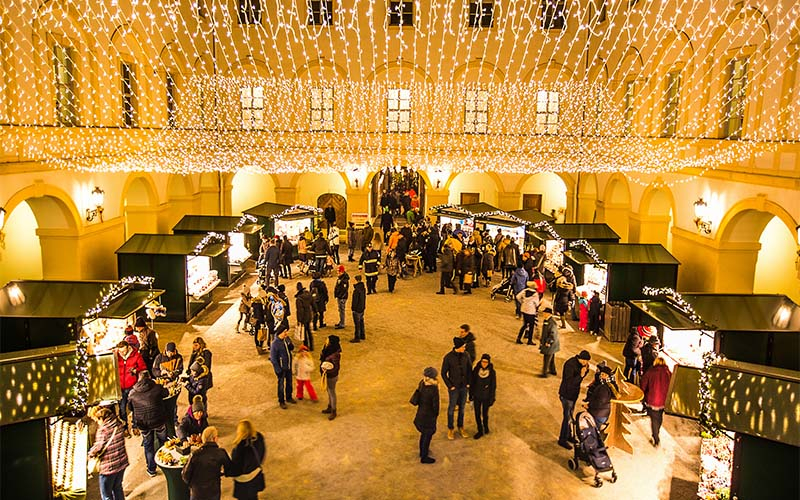 Weihnachtsmarkt Schloss Hof (Foto © SKB, Astrid Knie)