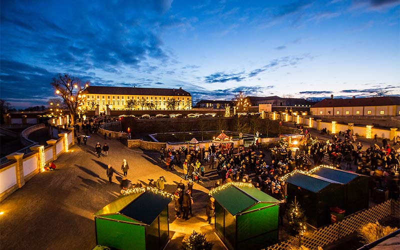 Weihnachtsmarkt Schloss Hof (Foto © SKB, Astrid Knie)