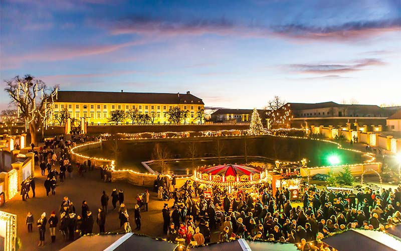 Weihnachtsmarkt Schloss Hof (Foto © SKB, Astrid Knie)