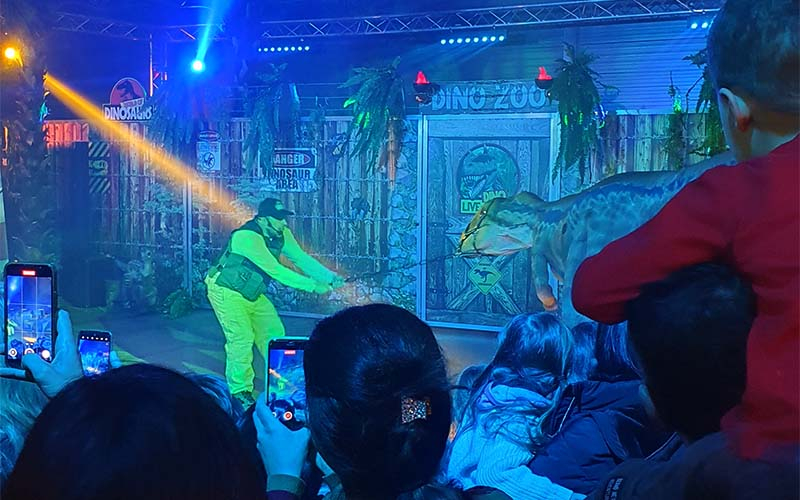 Ein Highlight: Die Dinoshow