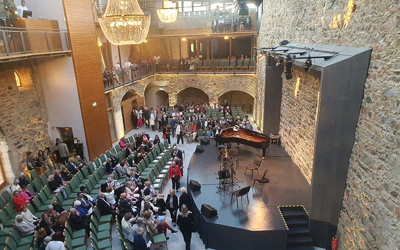 Blick in den Konzertsaal, der sich langsam zu füllen begann