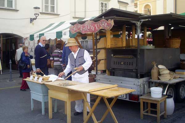 Am Markt, hier findet auch jeweils am Freitag ab April die "Open Kitchen" statt