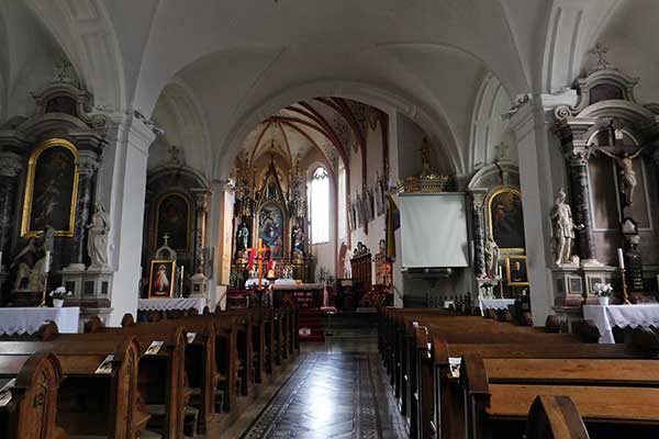 Im Inneren der Nikolauskirche 