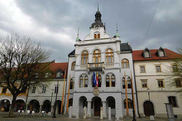 Das Rathaus von Novo mesto