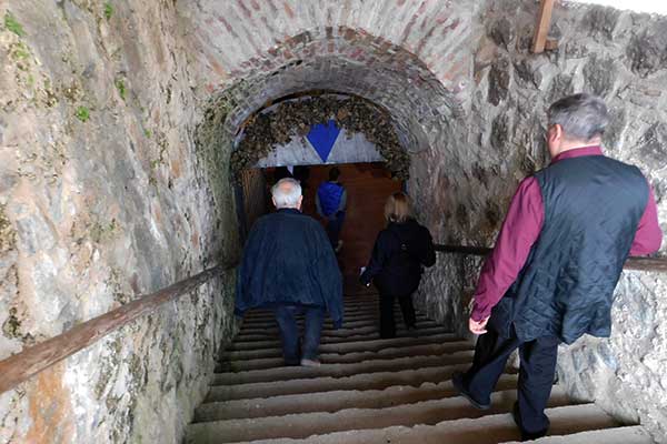 Abgang zum Keller der Burg 