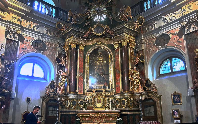 Blick zu Altar in der Kapelle