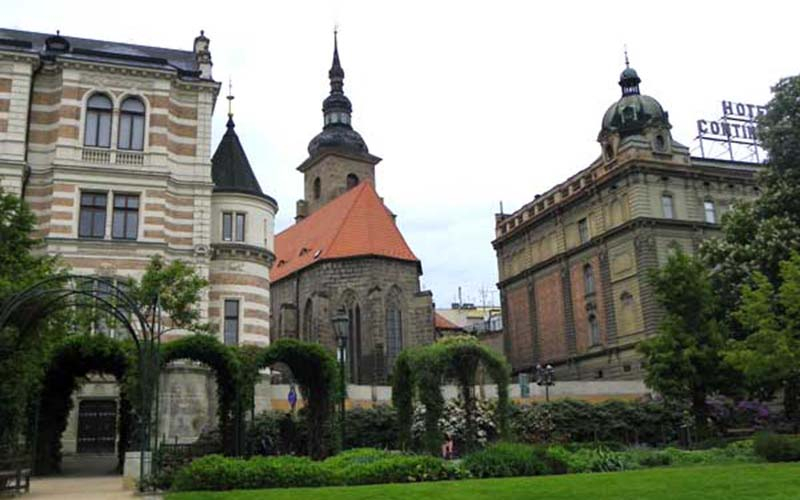 Blick zum Franziskanerkloster