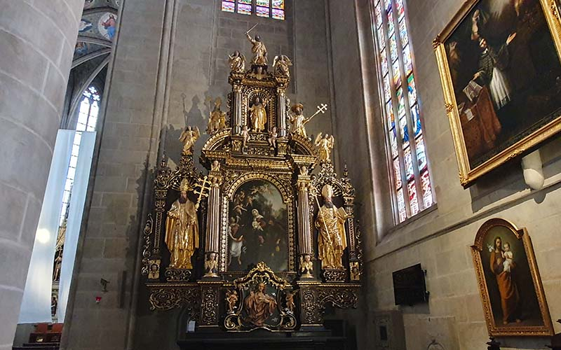 Bartholomäuskirche - Blick zum Peter und Paul Altar