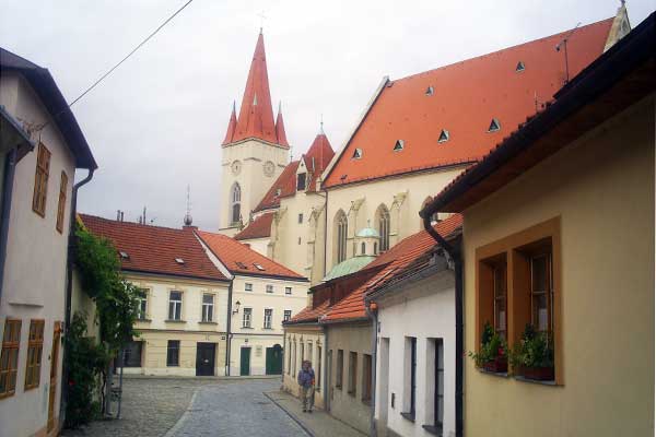 Ihr Kirchturm blinzelt immer irgendwo entgegen