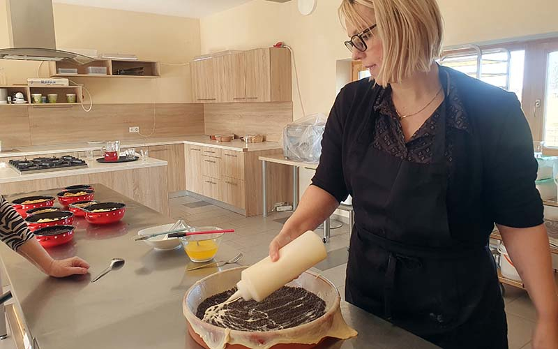 Mit der Butter-Sahnemischung sollte man nie sparen