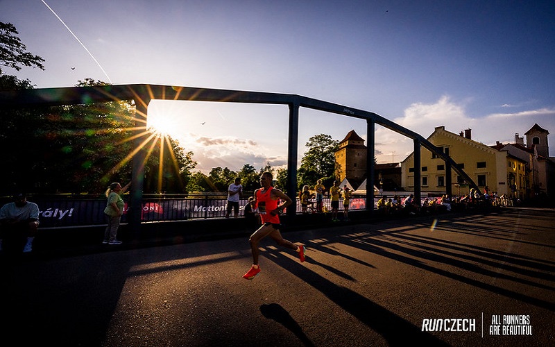 Budweis mit traumhafter Laufkulisse