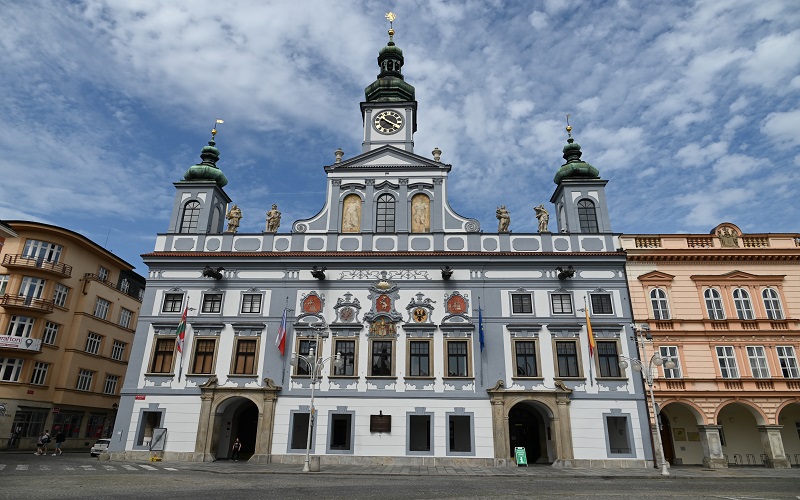 Das historische Rathaus mit prächtiger Fassade