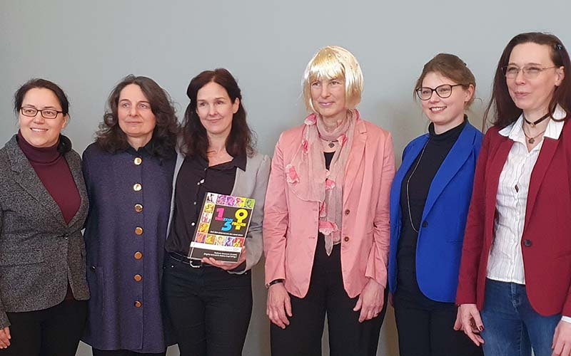 Bei der Buchvorstellung "13 Frauen. Aus der Geschichte des NHM Wien"