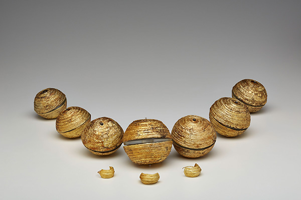 Goldkugeln und Goldspangen (Foto © Keltenmuseum Hallein)