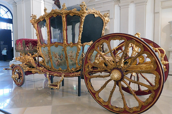 Der Goldene Wagen des Fürsten in der Sala Terrena im Palais Liechtenstein