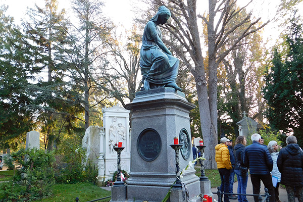 Das Mozart Denkmal am Wiener Zentralfriedhof