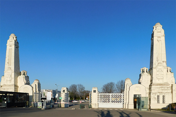 Das Tor 2 - der Haupteingang zum Wiener Zentralfriedhof