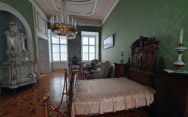 Ob Maria Theresia in diesem Bett geschlafen hat?