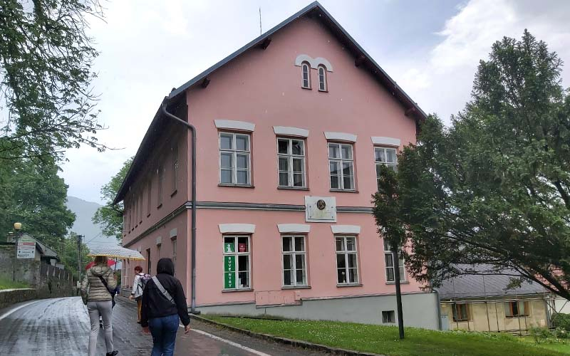 Blick zur ehemaligen Schule, dem Geburtshaus von Leoš Janáček