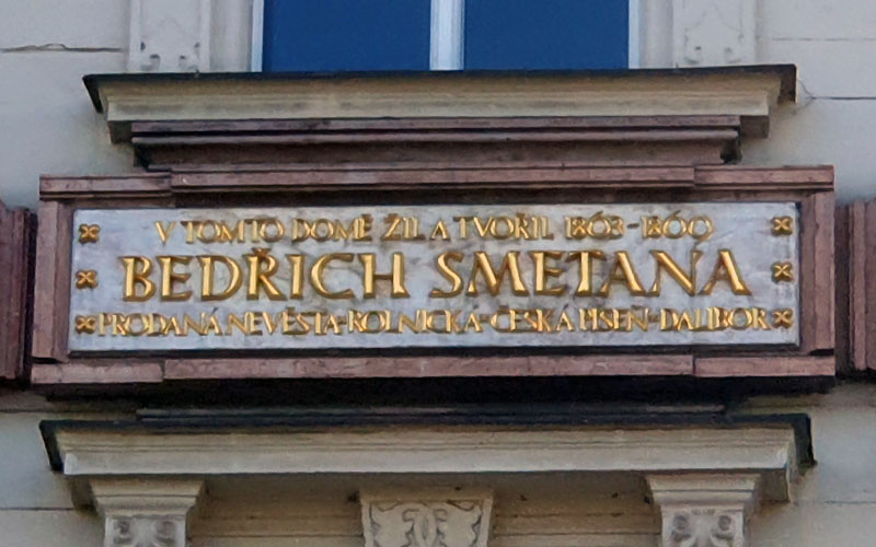 Gedenktafel an Smetanas Wohnhaus