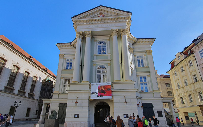 Blick zum Ständetheater