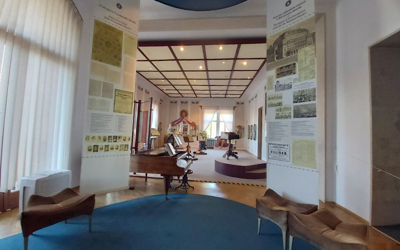 Blick in die Ausstellung des Smetana Museums