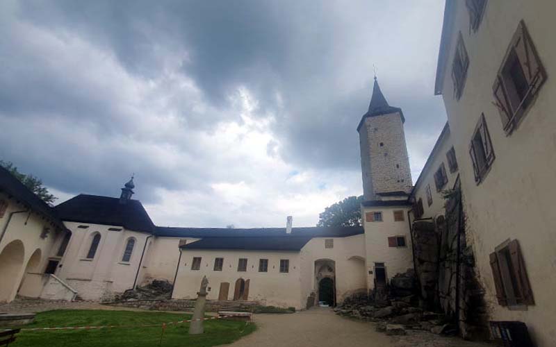 Burg Roštejn