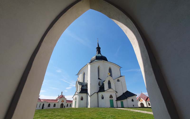 Blick zu Wallfahrtskirche am Grünen Berg in Žďár nad Sázavou