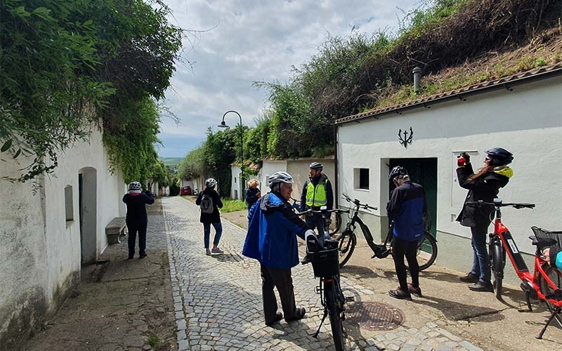 Bei einer Radtour in einer der Kellergassen