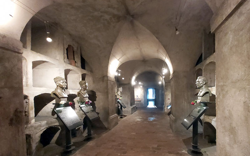 Im Inneren der Krypta