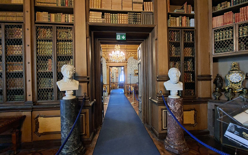 Blick in die Bibliothek