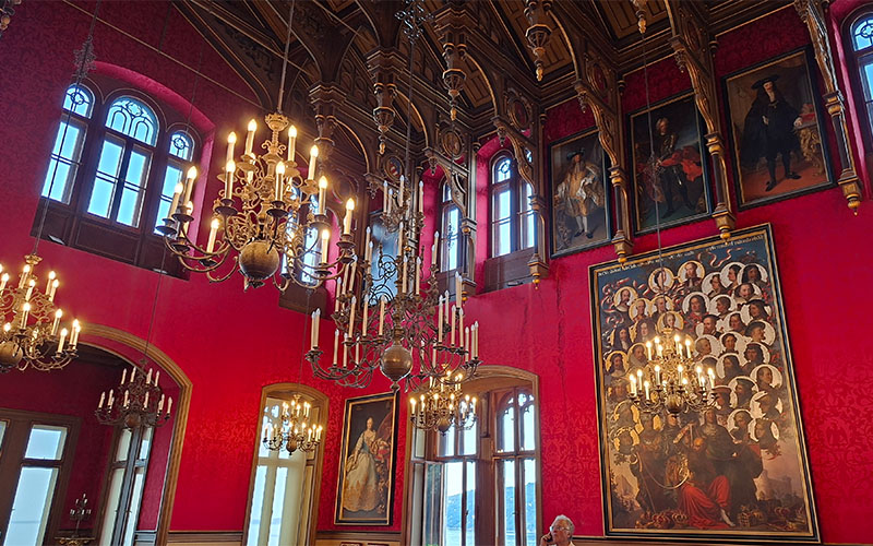 Blick in den Thronsaal
