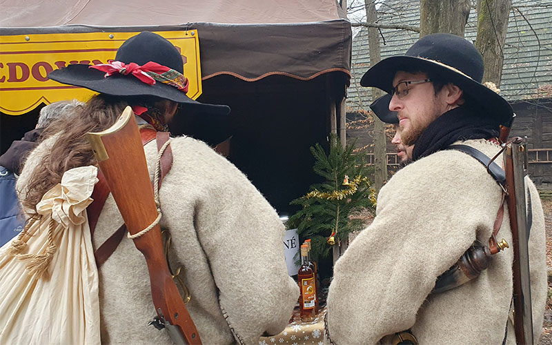 Weihnachtsmarkt Roznov3