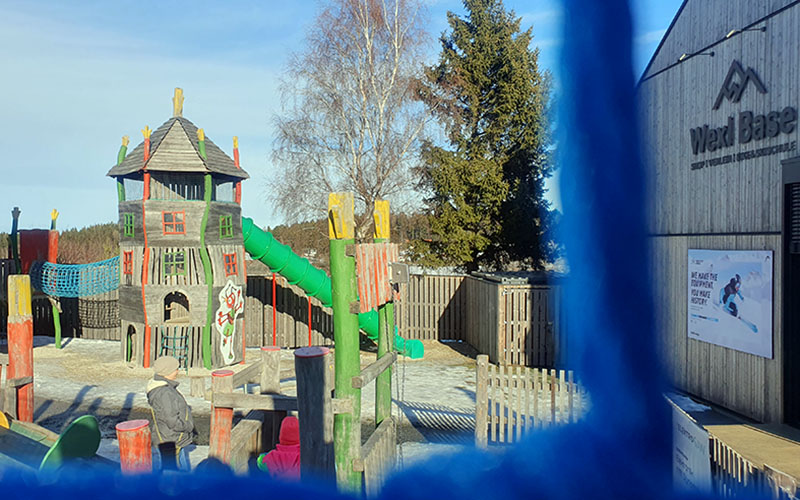 Wenn der Junior mal nicht skifahren will: Der Spielplatz