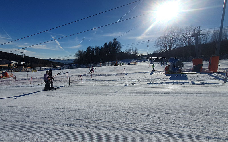 Hinauf geht es mit einem Schlepper oder mit dem Topferllift