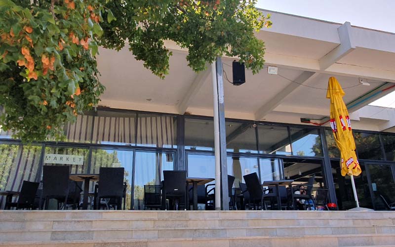 Blick zum Campingplatz-Restaurant