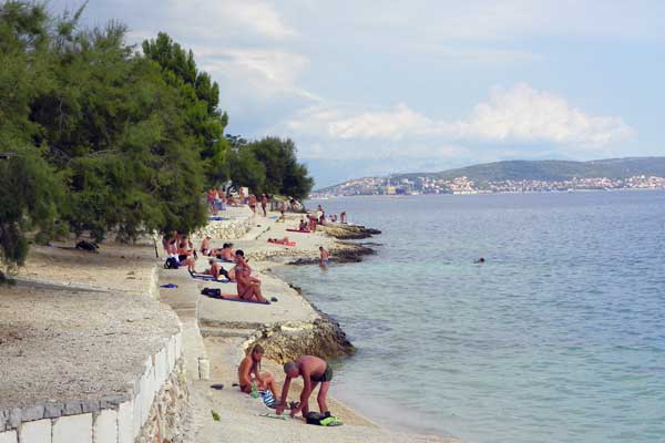 Blick auf den Strand des Campingplatzes