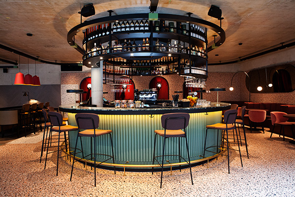 Ein Schmuckstück: Die Bar des Indigo Hotels Vienna Naschmarkt (Foto © IHG Hotel & Resort)
