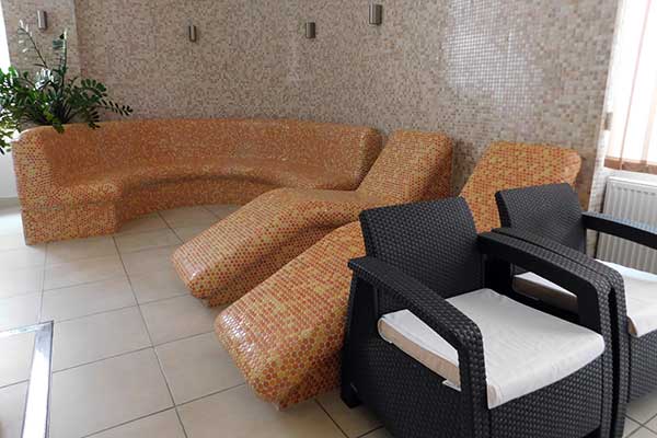 Relaxen im Saunabereich gegen Gebühr