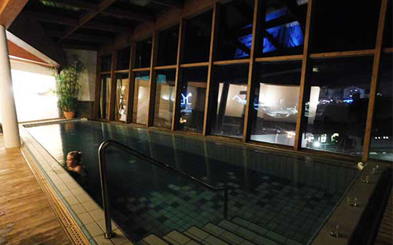 Schwimmen unter Sternen