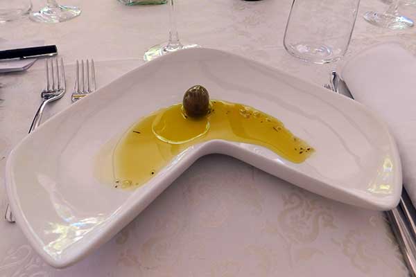 Auch Olivenöl kann hier verkostet werden