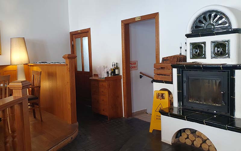 Gemütlich mit Kamin im Inneren