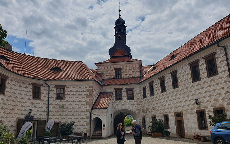 Im Schloss von Kostelec